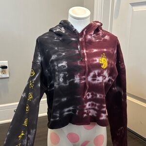 Seven lions crop hoodie Tie-Dye Hoodie with Yellow Graphic